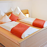 Schlafzimmer 1  mit Doppelbett