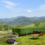 Garten mit Freizeitmöglichkeit